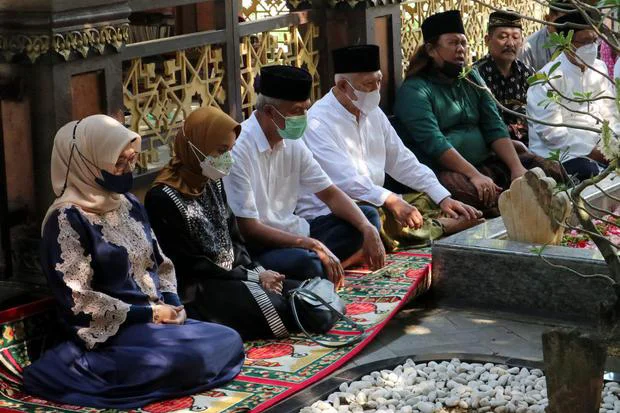 Berbuat Baik kepada Tetangga