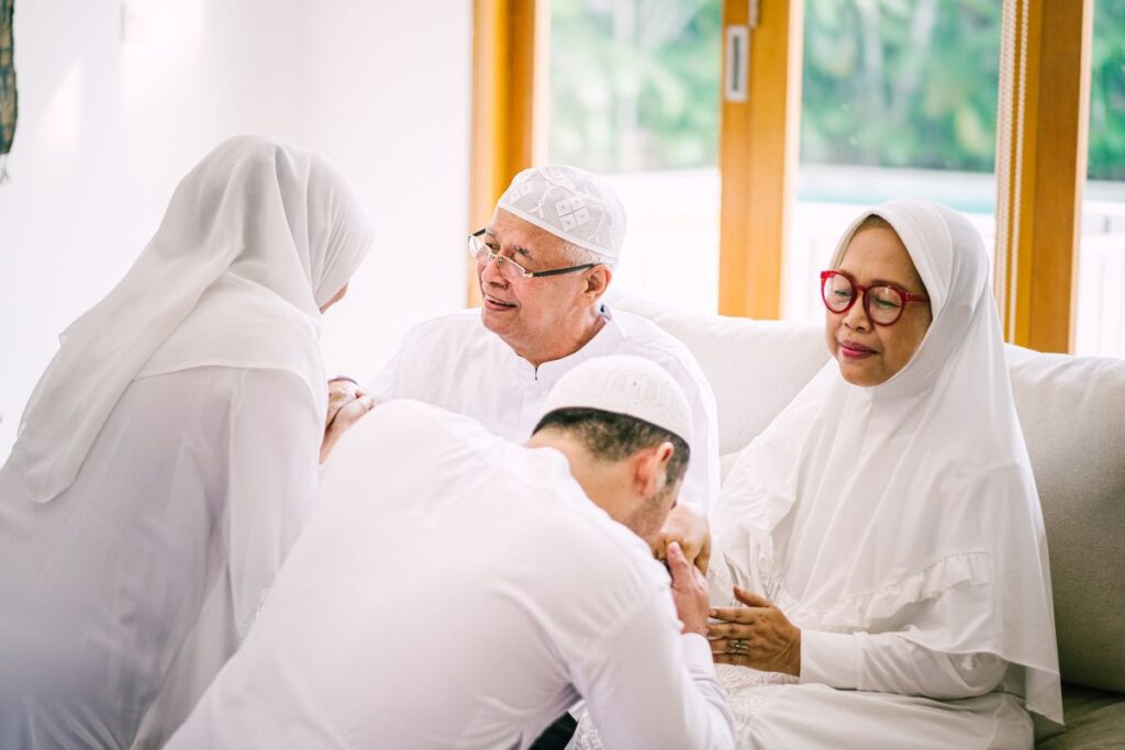 Berbuat Baik kepada Orang Tua