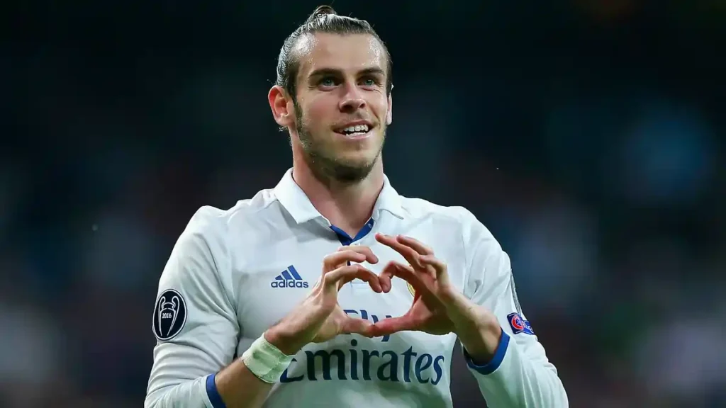 Bale dikenal sebagai salah satu pemain dengan rekor transfer termahal saat pindah ke Real Madrid pada 2013.