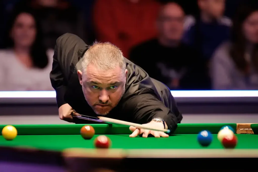 Stephen Hendry dikenal sebagai "Raja Snooker" karena dominasinya di era 1990-an. Ia adalah pemain termuda yang memenangkan Kejuaraan Dunia Snooker pada usia 21 tahun.