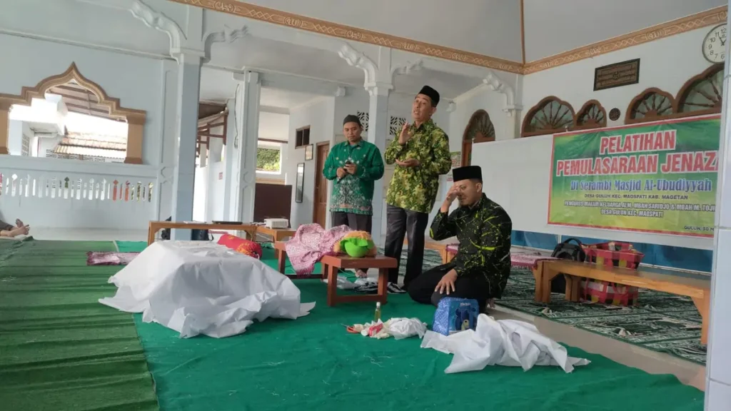 Islam sangat menekankan pentingnya kebersihan, baik fisik maupun spiritual. Kebersihan adalah sebagian dari iman.